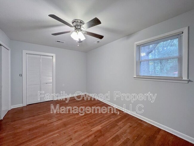 Building Photo - 1522 Joan St