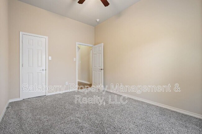 Building Photo - 9313 Bayard St