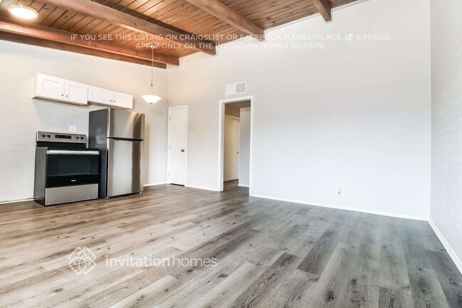 Building Photo - 6532 N 59th Dr