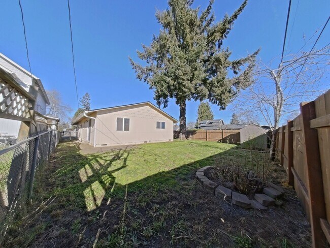 Building Photo - Charming 2 bedroom House in Junction City