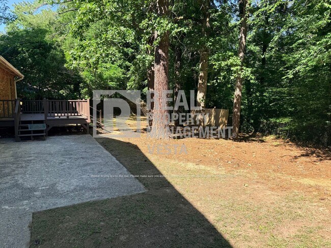 Building Photo - 1933 Deerwood Pl