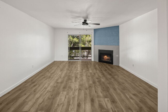 Building Photo - Welcome to your serene 3 BR 2.5 BA Townhome in College Park, San Diego!
