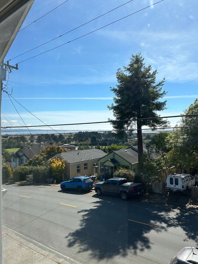 Building Photo - Charming 4-Bedroom Home Near Cal Poly Humb...