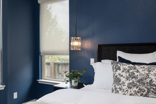 Building Photo - 204 Old Grove Rd