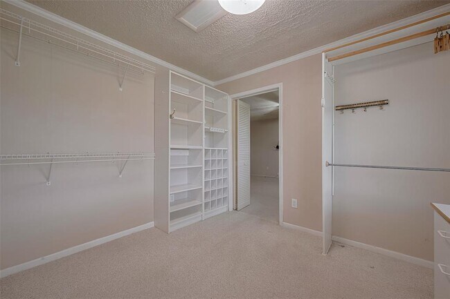 Building Photo - 15222 Torry Pines Rd