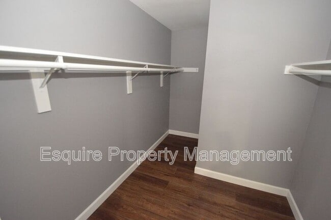 Building Photo - 31578 Agoura Rd