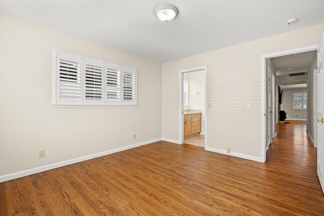 Building Photo - 5525 Amby Dr