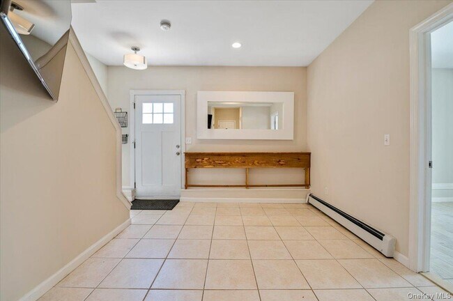 Building Photo - 25 Gardners Ln