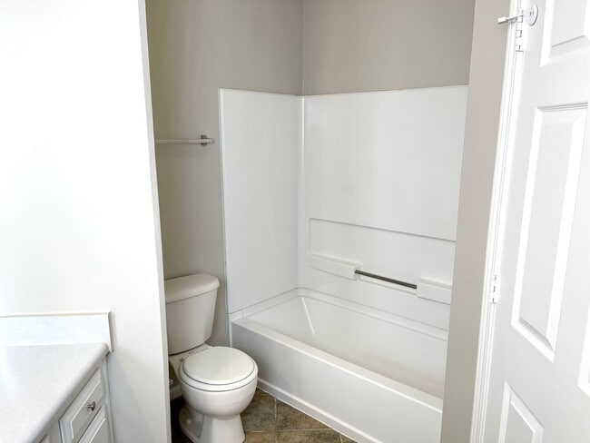 Building Photo - 6688 Sunset Hills Blvd