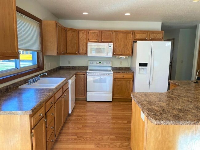 Building Photo - 640 Angel Court