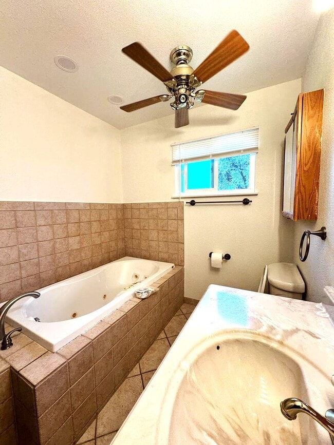 Building Photo - Rare 3 Bed Solar Home for Rent in Pomona Near Claremont & La Verne | Yard, Office, Garage