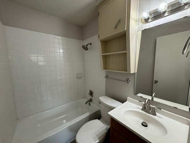 Building Photo - 1402 Hammond Dr