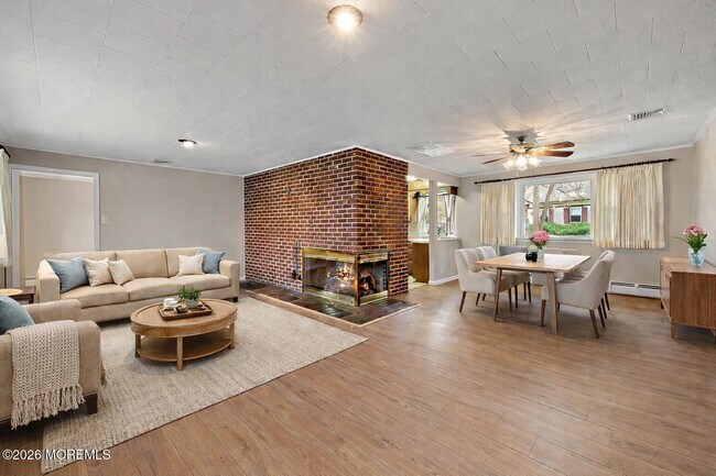 Building Photo - 14 Swan Ave