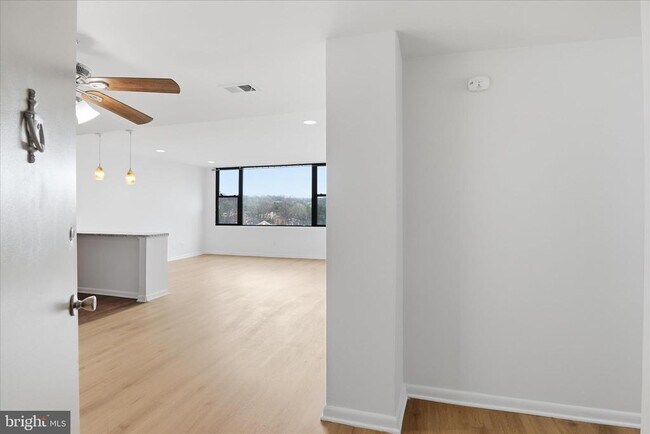 Building Photo - 4600 Duke St