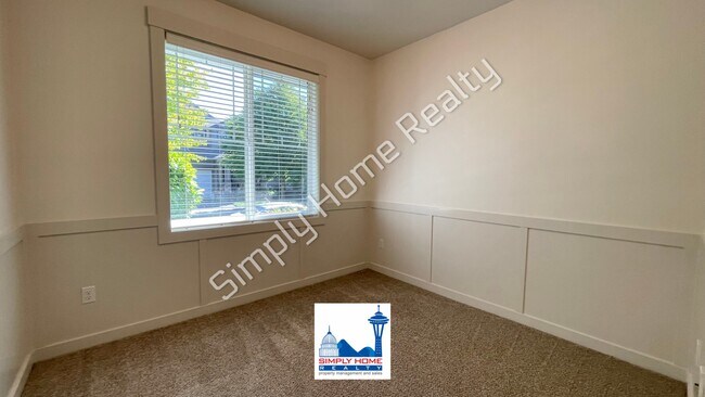 Building Photo - Welcome to Your 4-Bedroom Dream Home!??