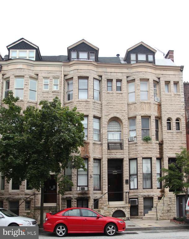 Building Photo - 838 Park Ave