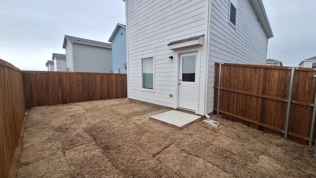 Building Photo - NEWLY BUILT 3 bedroom 2.5 Bath for Rent
