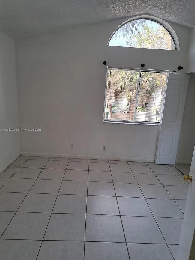 Building Photo - 9277 SW 138th Pl