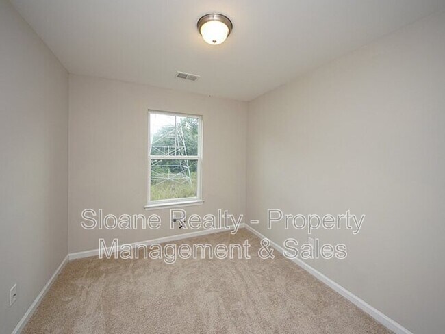 Building Photo - 557 Truman Dr