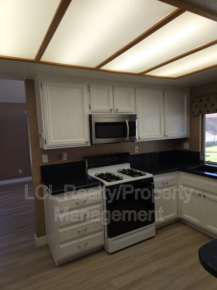 Building Photo - 22817 Windwood Ln