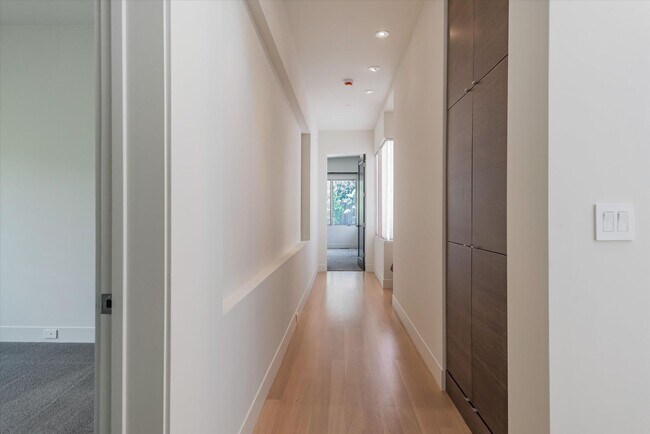 Building Photo - Wow! What a Great Home!