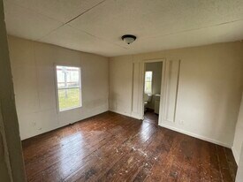 Building Photo - 112 Kaye St