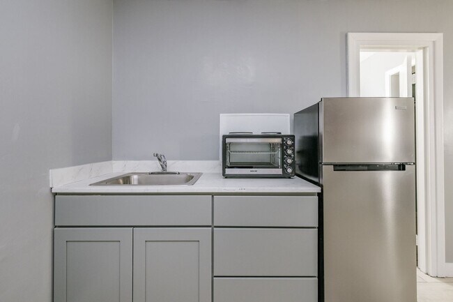 Building Photo - La Luna Luxury Suites