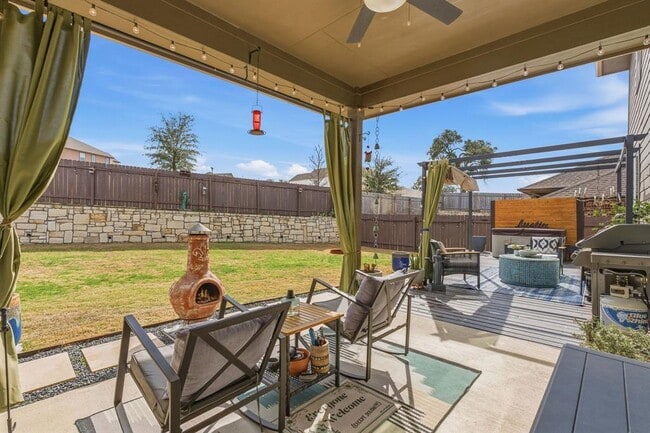 Building Photo - 209 Zamora Xing