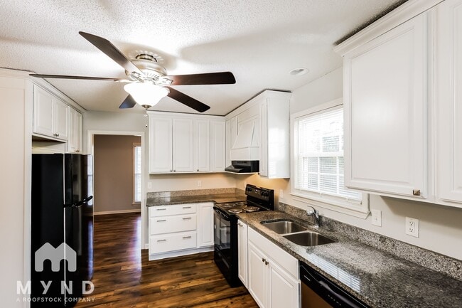 Building Photo - 3221 Fieldale Dr