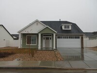 Building Photo - 3 bed 2.5 bath - Single Family Home in Crescent Hills