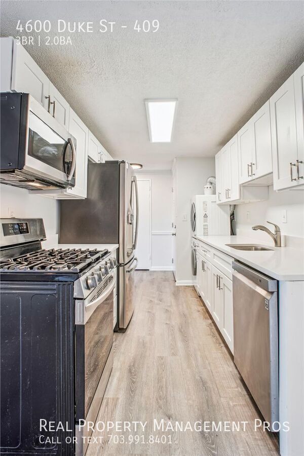 Building Photo - 4600 Duke St