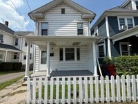 Building Photo - 328 Main St