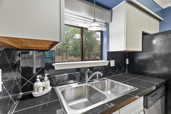 Building Photo - 1201 N Pierce-46