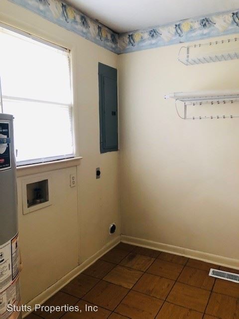 Building Photo - 3 br, 1.5 bath House - 2310 Cloyd Boulevard