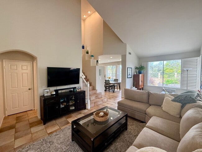 Building Photo - Spectacular Home in the Heart of Encinitas