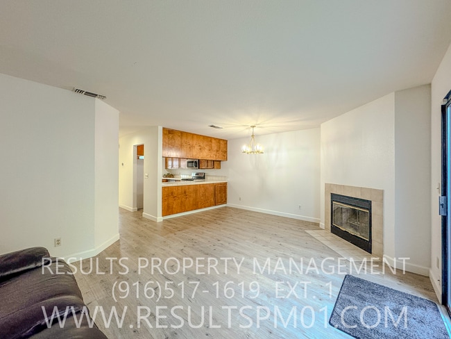 Building Photo - Lovely 2 Bedroom Condo near Davis university