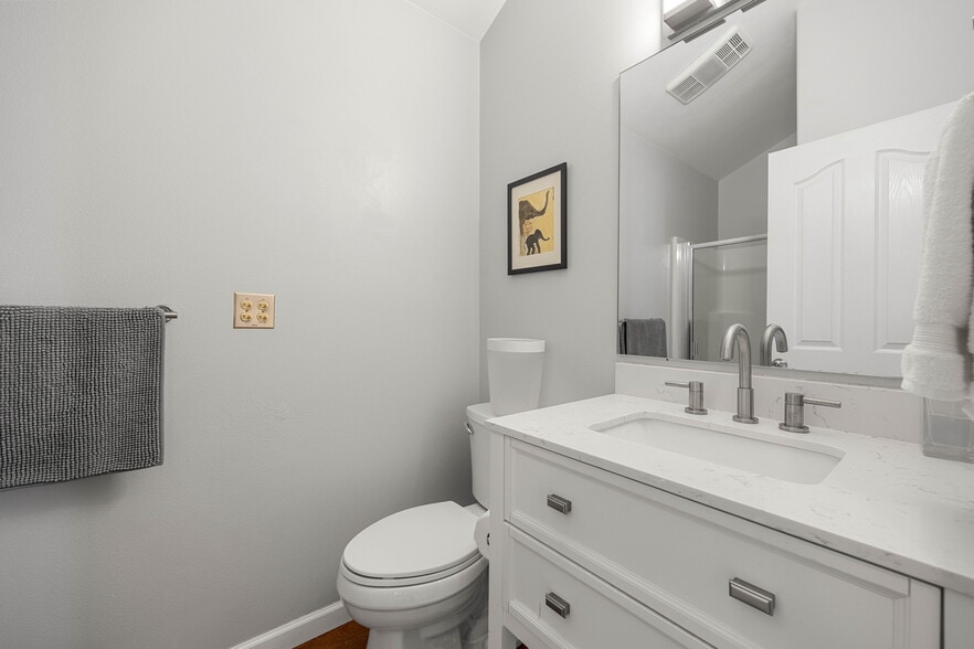 Building Photo - 244 N Emerson Ave