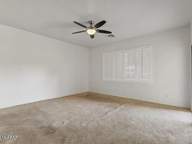 Building Photo - Spacious 3BR House in Sahuarita with Pool!