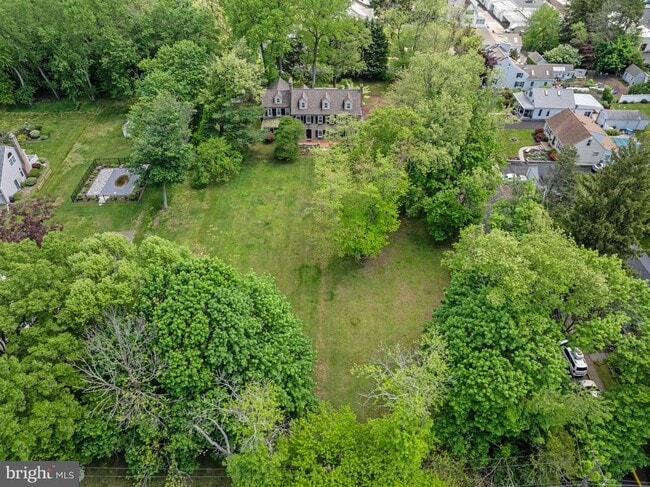 Building Photo - 209 N Bellevue Ave