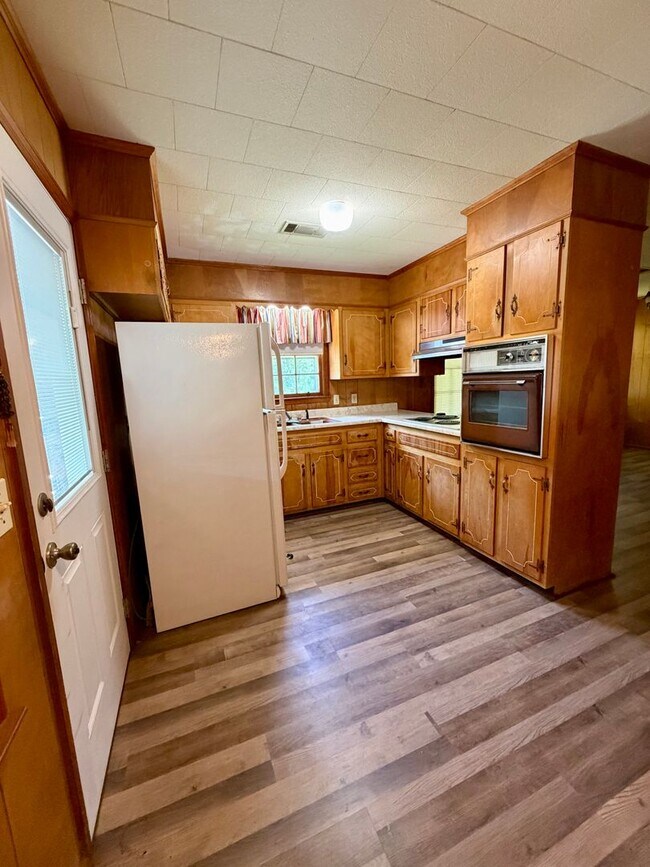 Building Photo - 2 Bed/1 Bath House