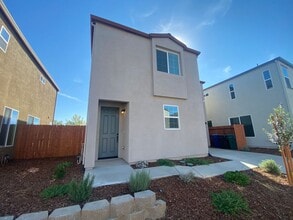 Building Photo - Newer Construction! 3 bedroom 2.5 Bathroom Home in a Gated Community