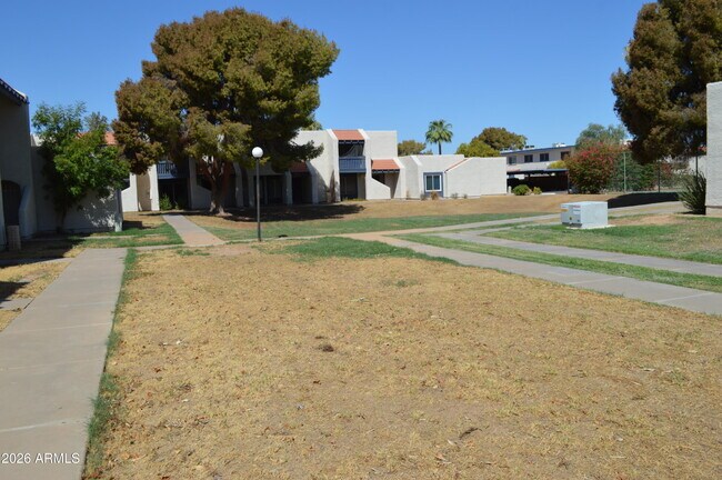 Building Photo - 5442 W El Caminito Dr