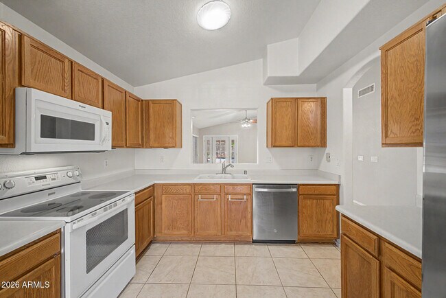Building Photo - 6602 W Desert Hollow Dr