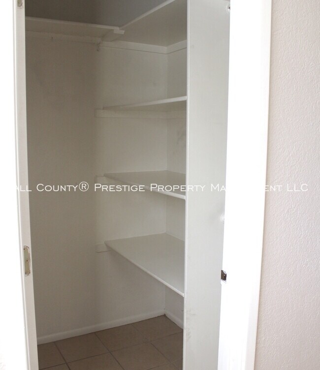 Building Photo - 1831 W Mulberry Dr