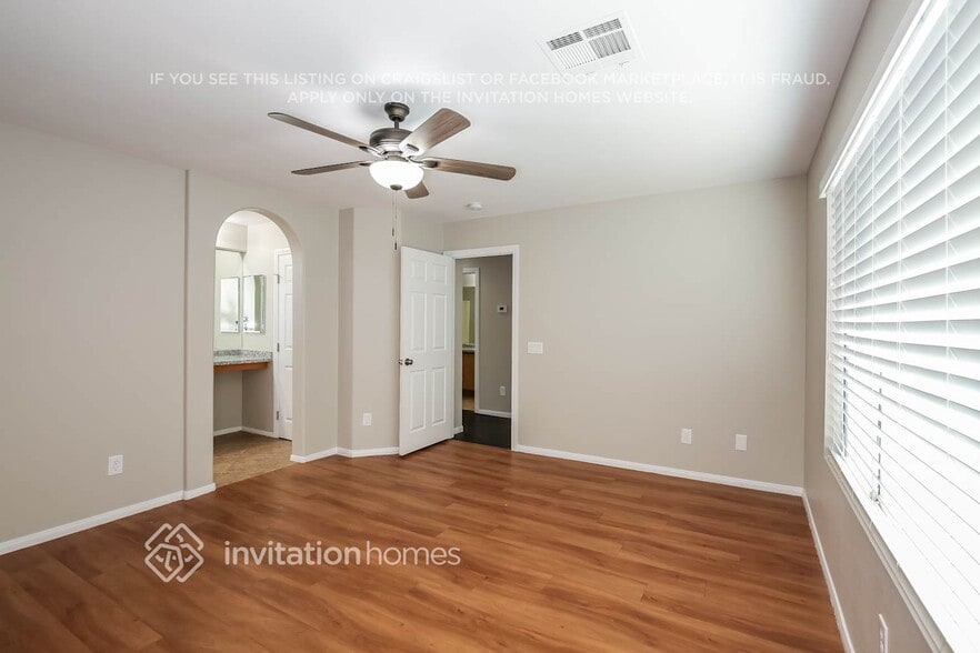 Building Photo - 5349 N Santa Fe Heights St