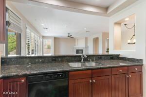 Building Photo - 13450 E Vía Linda