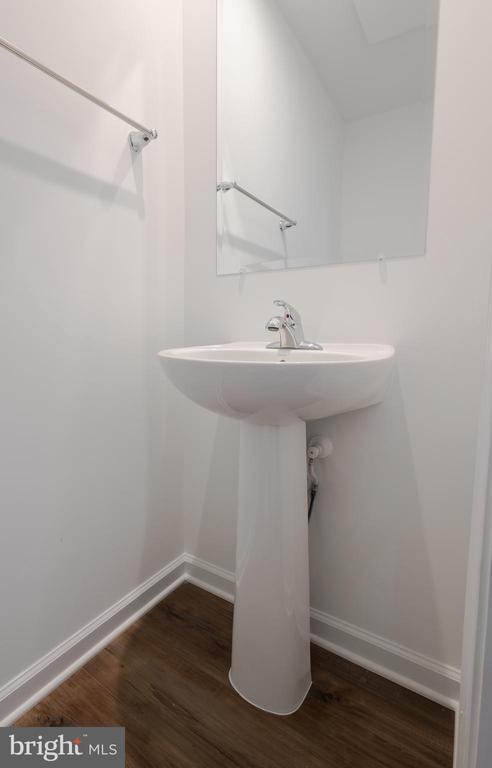 Building Photo - 25 Nymph Rd