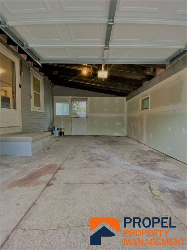 Building Photo - 3345 Edgewood Dr