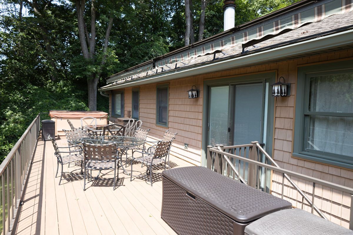Building Photo - 18 Pinewood Shores