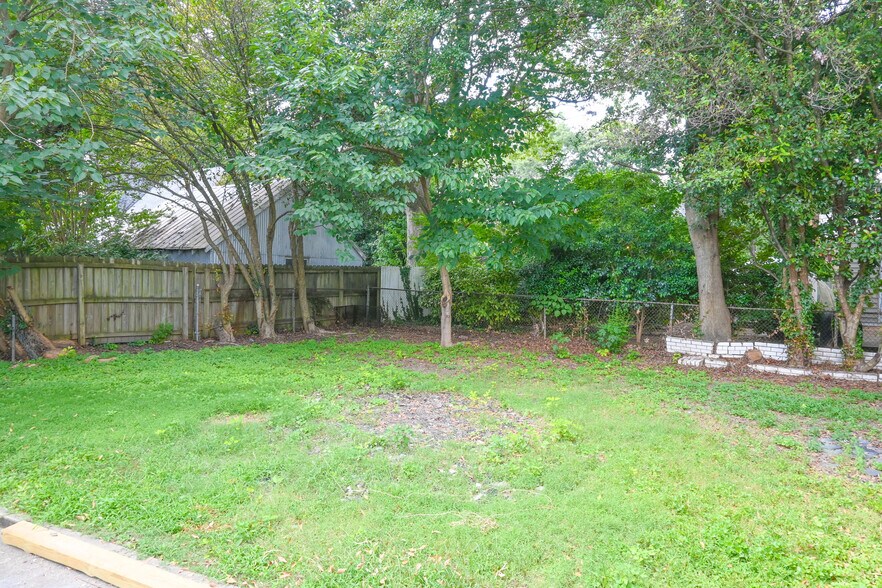 Building Photo - 6013 Patterson Ave